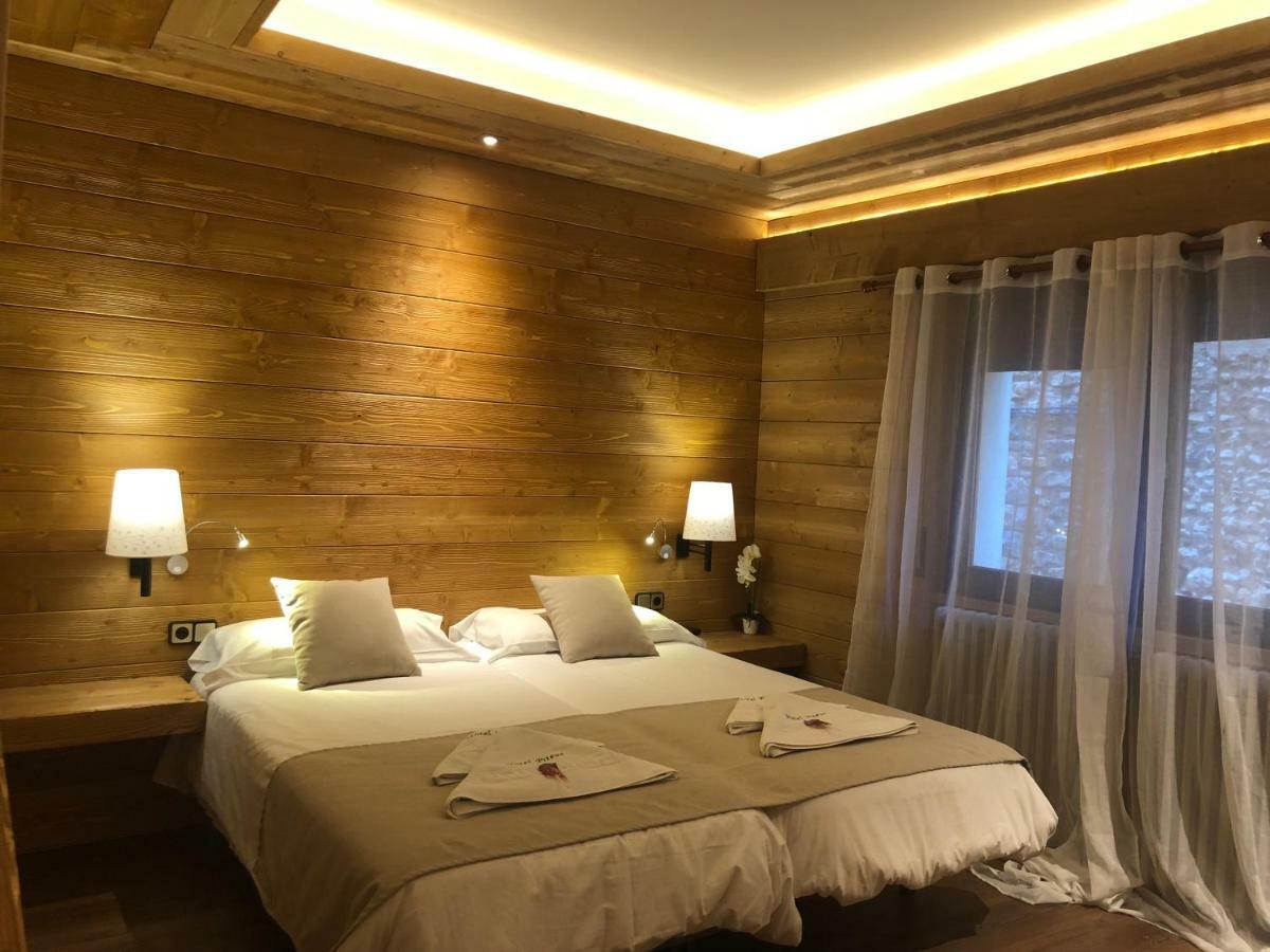 Hostal Piteus Сан-Льоренс-де-Моруньс Экстерьер фото
